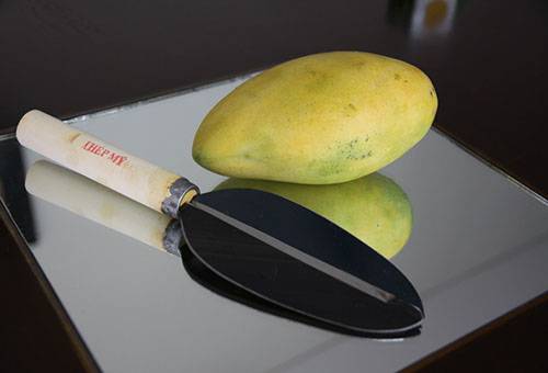 Mango knife