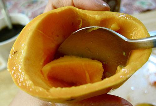 Mango-extraktion med en sked