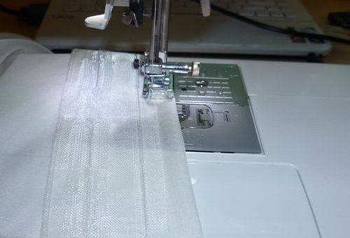 coser la cinta al tul