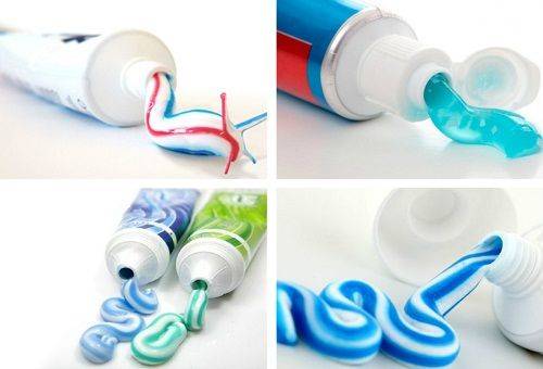 barevné pruhy zubní pasty