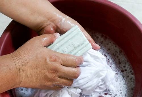 élimination des taches de savon