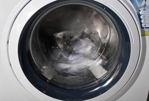 Ting i tromlen på en vaskemaskine