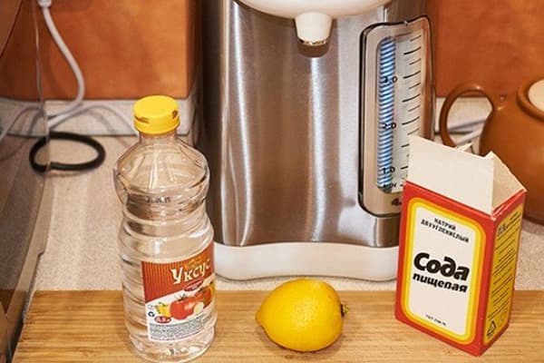 Vinaigre, citron et soda pour nettoyer la sueur thermique