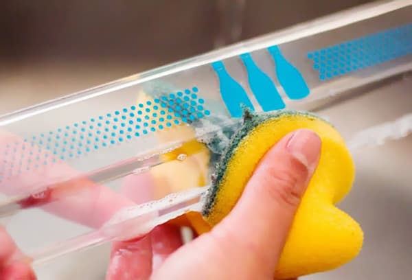 Laver la tablette amovible du réfrigérateur