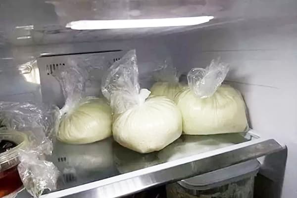 A tésztát a hűtőszekrényben
